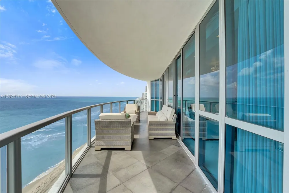 3101 S Ocean Dr #2208 Hollywood, FL 33019