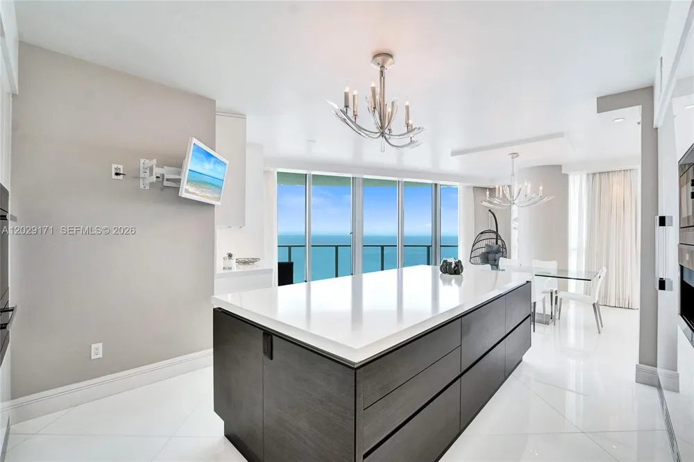 3101 S Ocean Dr #2208 Hollywood, FL 33019