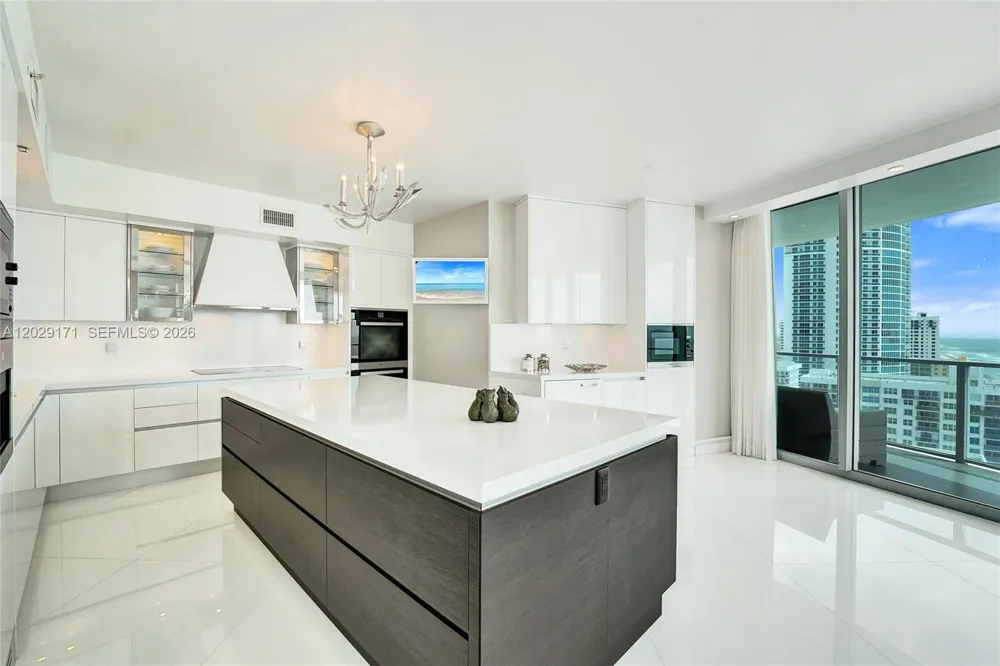 3101 S Ocean Dr #2208 Hollywood, FL 33019