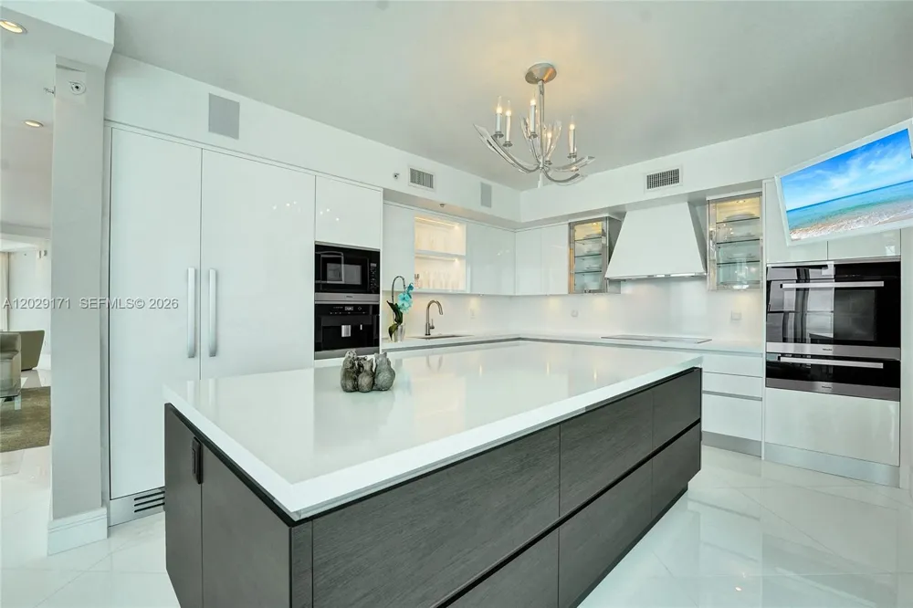 3101 S Ocean Dr #2208 Hollywood, FL 33019