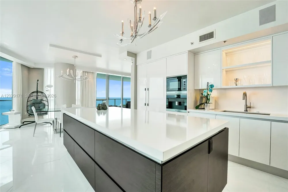 3101 S Ocean Dr #2208 Hollywood, FL 33019