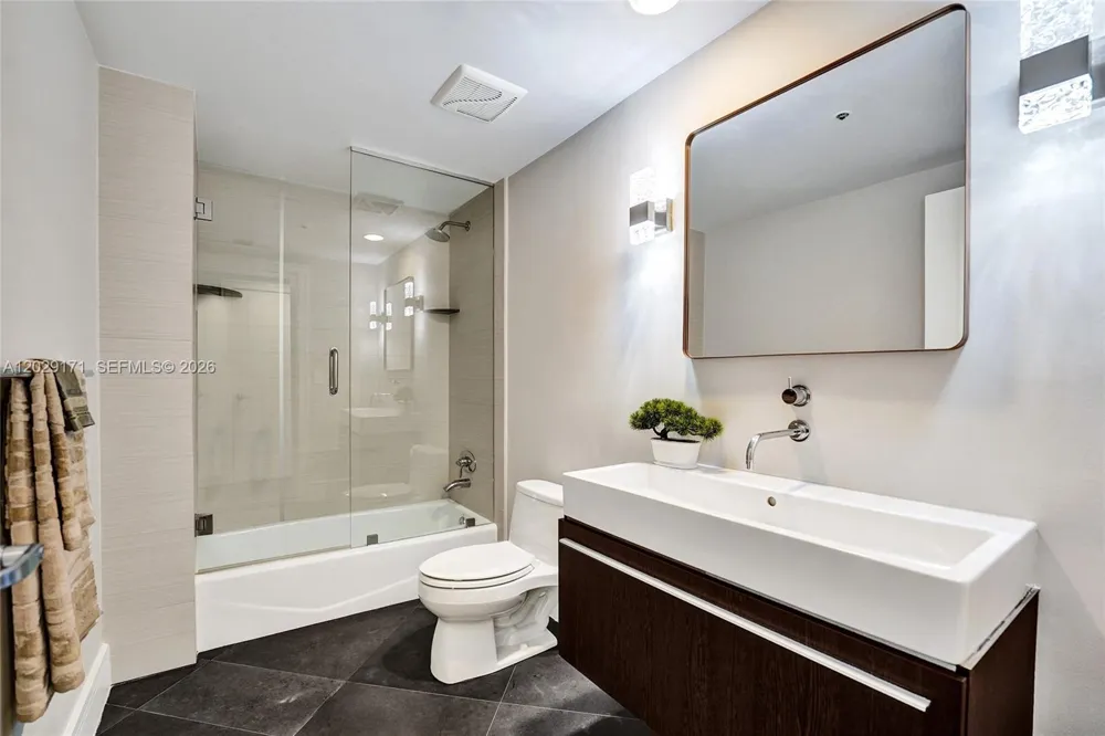 3101 S Ocean Dr #2208 Hollywood, FL 33019