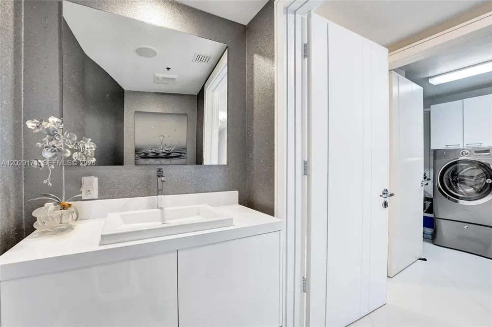 3101 S Ocean Dr #2208 Hollywood, FL 33019