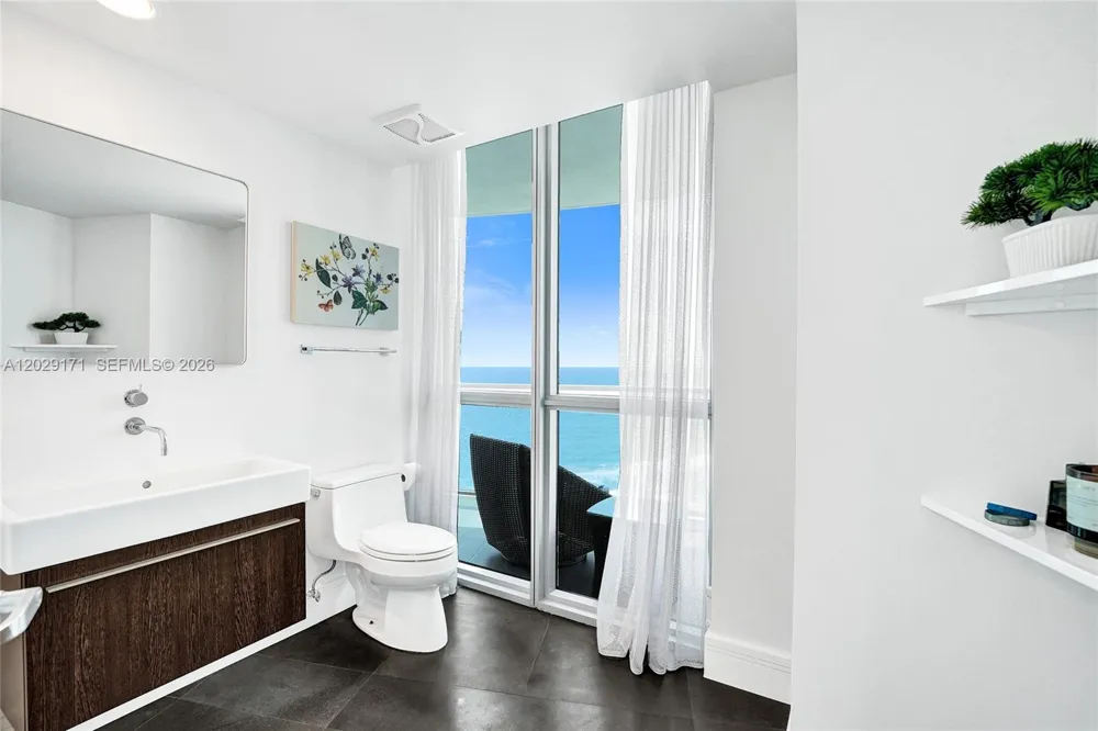 3101 S Ocean Dr #2208 Hollywood, FL 33019