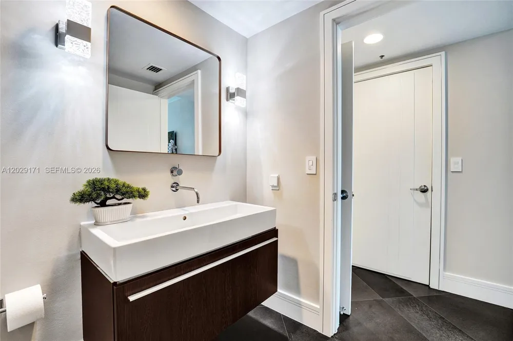 3101 S Ocean Dr #2208 Hollywood, FL 33019
