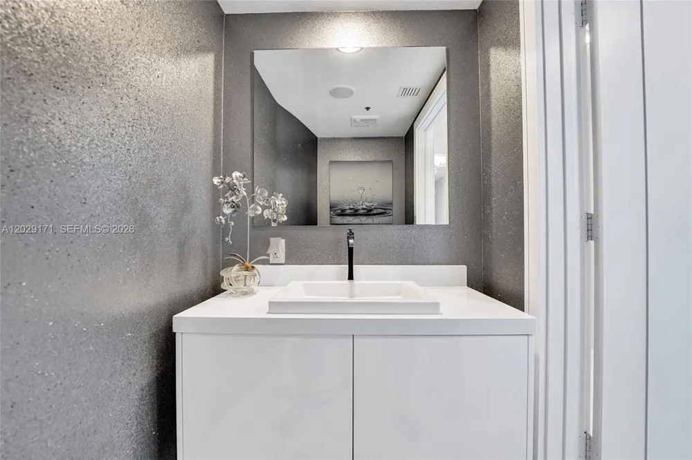 3101 S Ocean Dr #2208 Hollywood, FL 33019