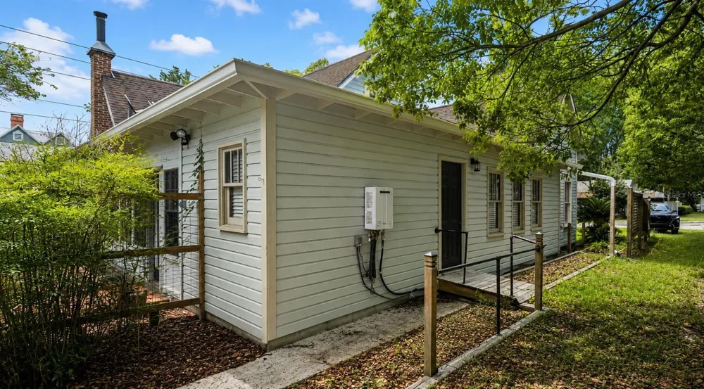 18406 HIGH SPRINGS MAIN STREET High Springs, FL 32643
