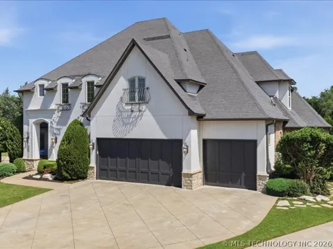 1119 W 108th Place S