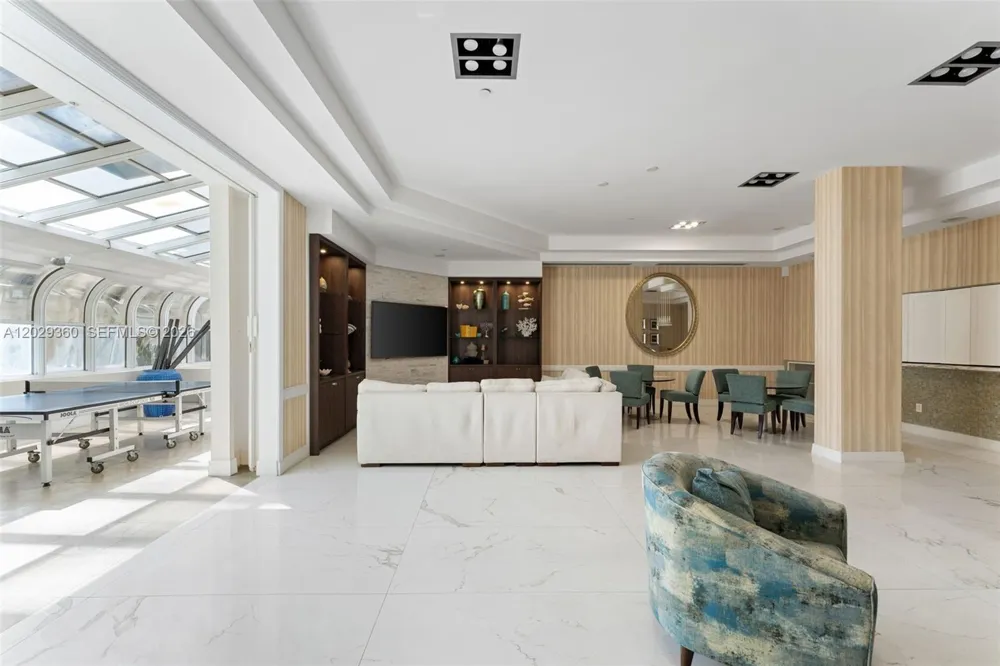 6917 Collins Ave #607 Miami Beach, FL 33141
