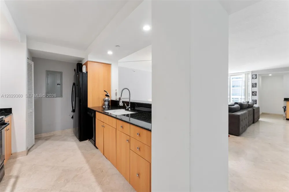 6917 Collins Ave #607 Miami Beach, FL 33141