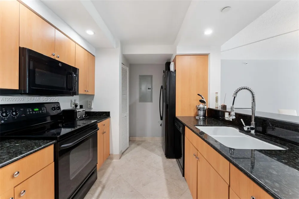 6917 Collins Ave #607 Miami Beach, FL 33141
