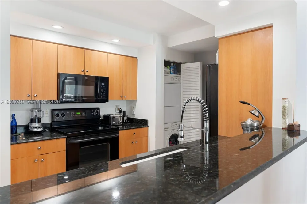 6917 Collins Ave #607 Miami Beach, FL 33141