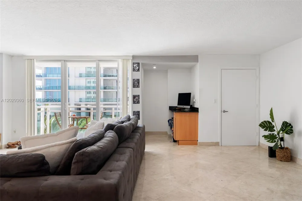 6917 Collins Ave #607 Miami Beach, FL 33141