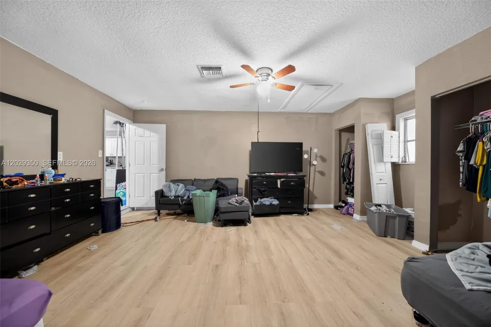 570 N HART BLVD Orlando, FL 32818