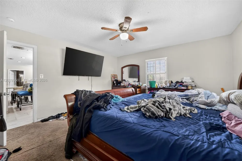 570 N HART BLVD Orlando, FL 32818