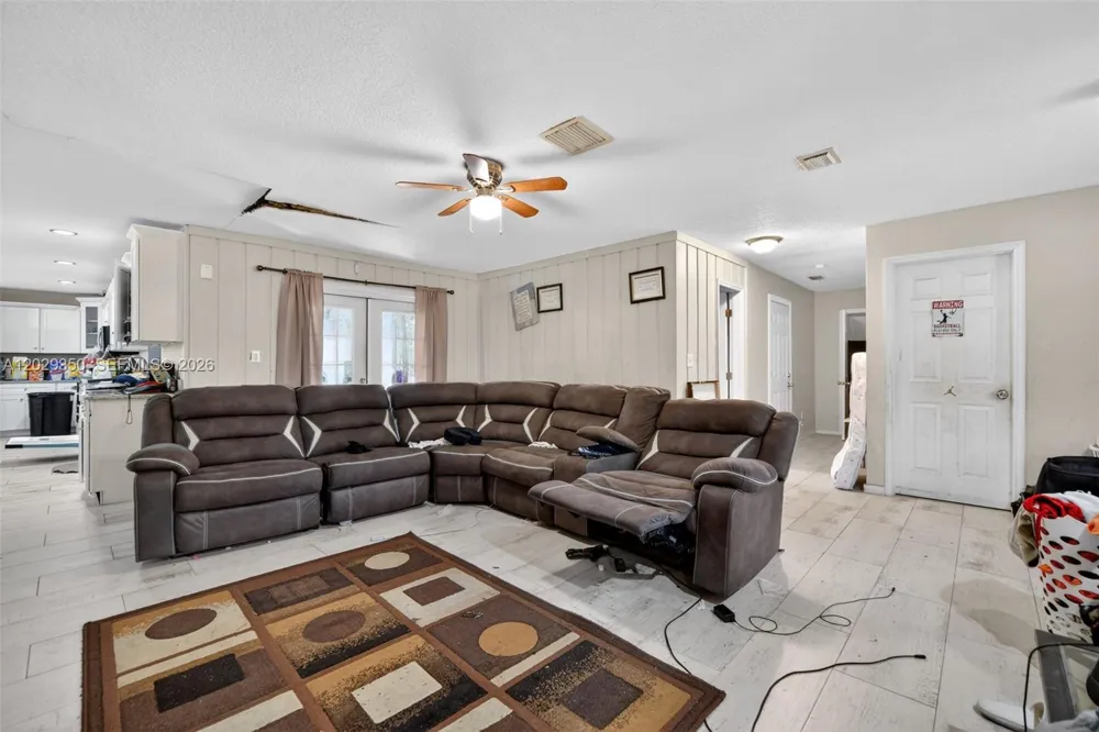 570 N HART BLVD Orlando, FL 32818