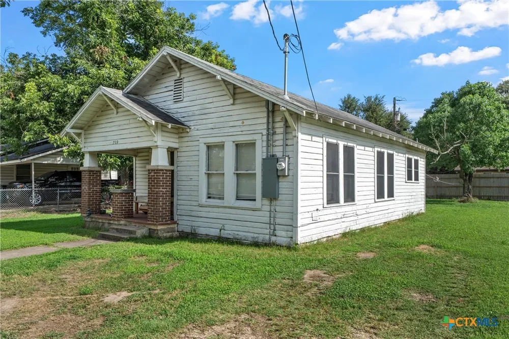 709 E 18th Street Cameron, TX 76520