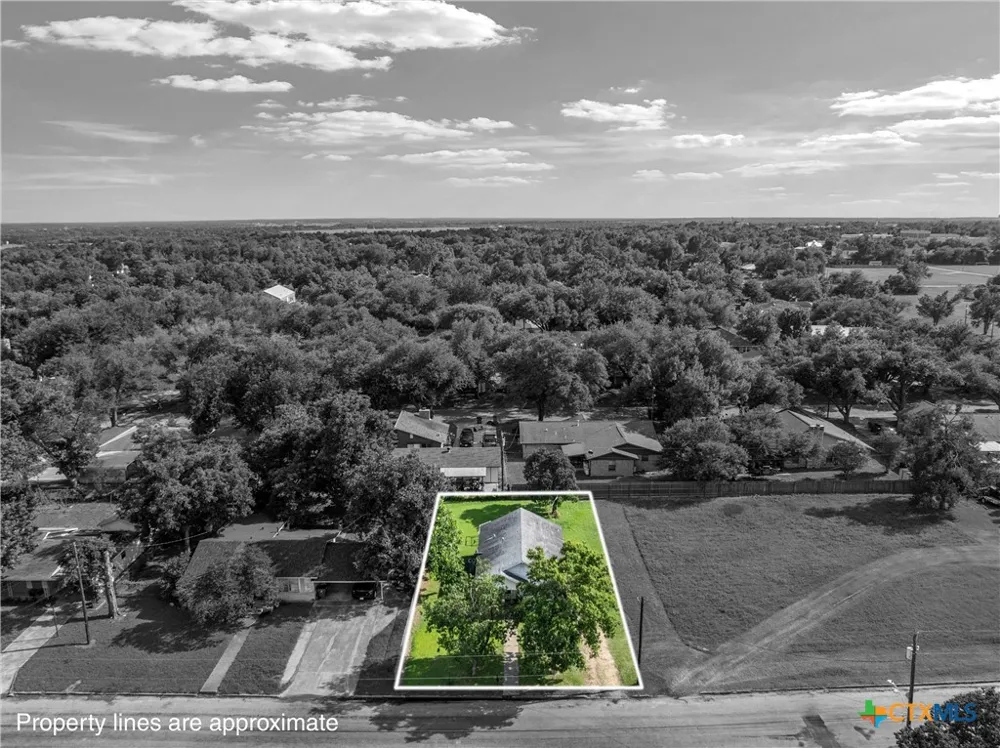 709 E 18th Street Cameron, TX 76520