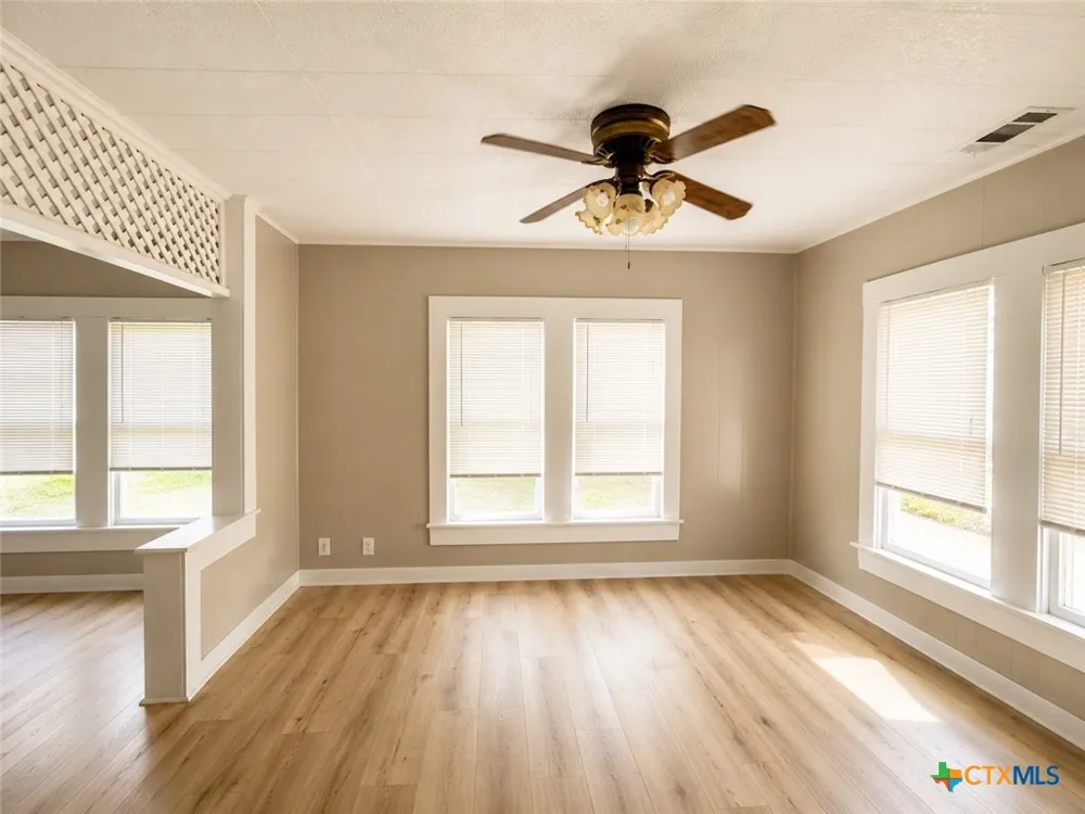 709 E 18th Street Cameron, TX 76520