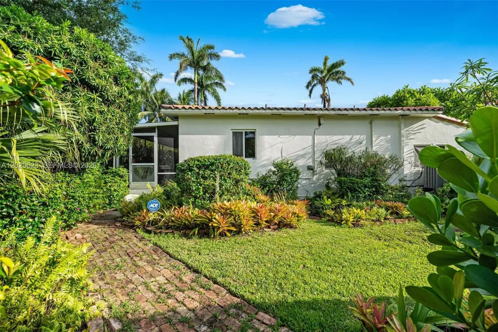 455 W Dilido Dr Miami Beach, FL 33139