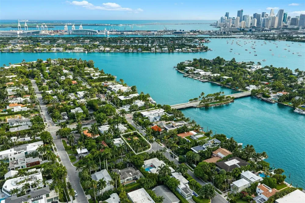 455 W Dilido Dr Miami Beach, FL 33139
