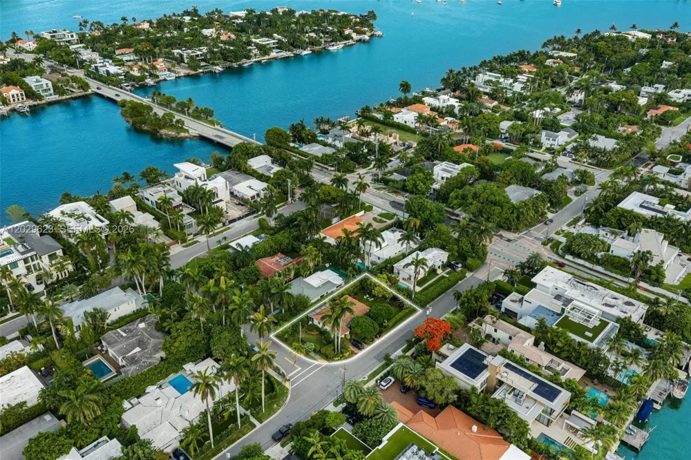 455 W Dilido Dr Miami Beach, FL 33139