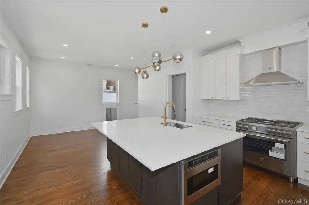 55 Stuyvesant Plaza Mount Vernon, NY 10552