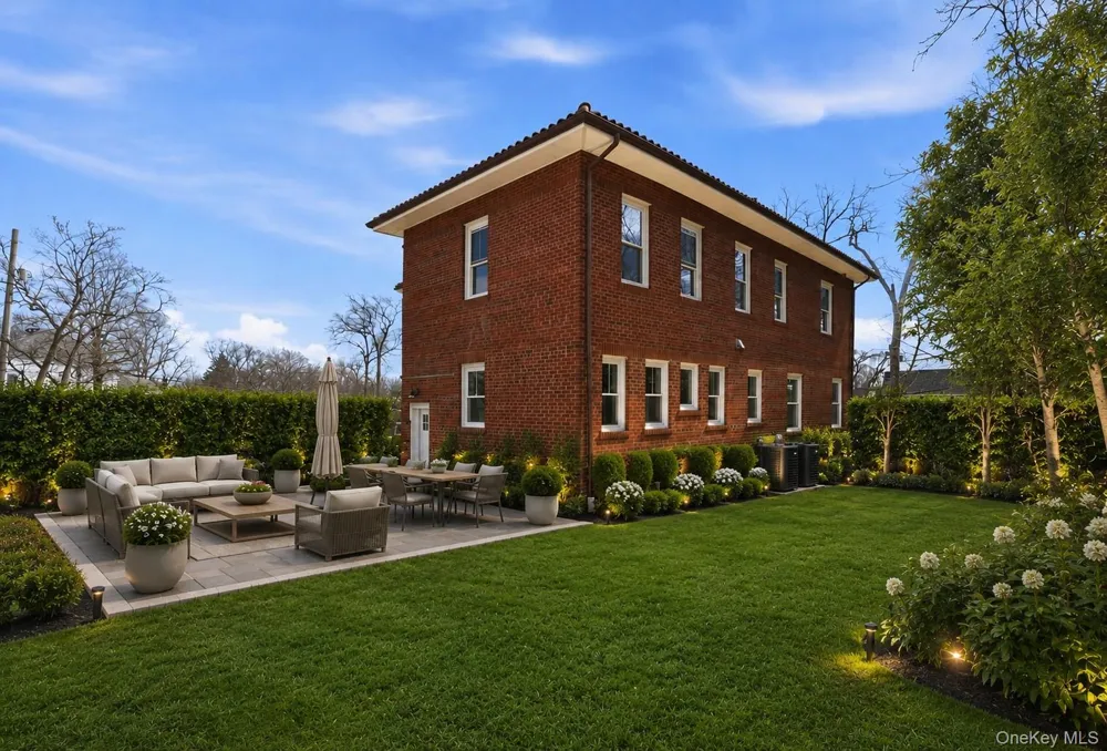 55 Stuyvesant Plaza Mount Vernon, NY 10552