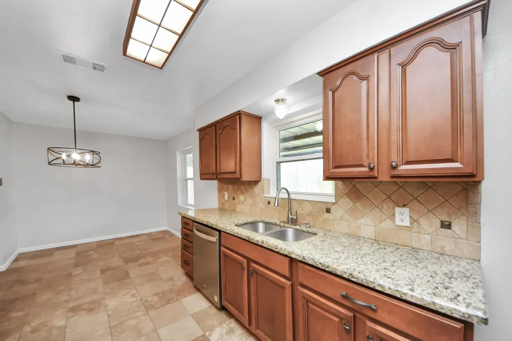 1110 E Brown Lane Deer Park, TX 77536