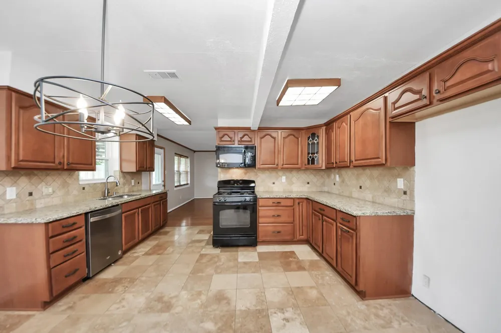 1110 E Brown Lane Deer Park, TX 77536