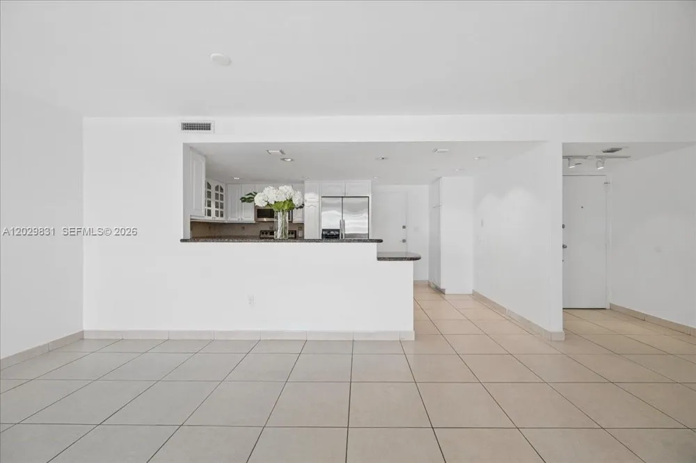 199 Ocean Lane Dr #911 Key Biscayne, FL 33149
