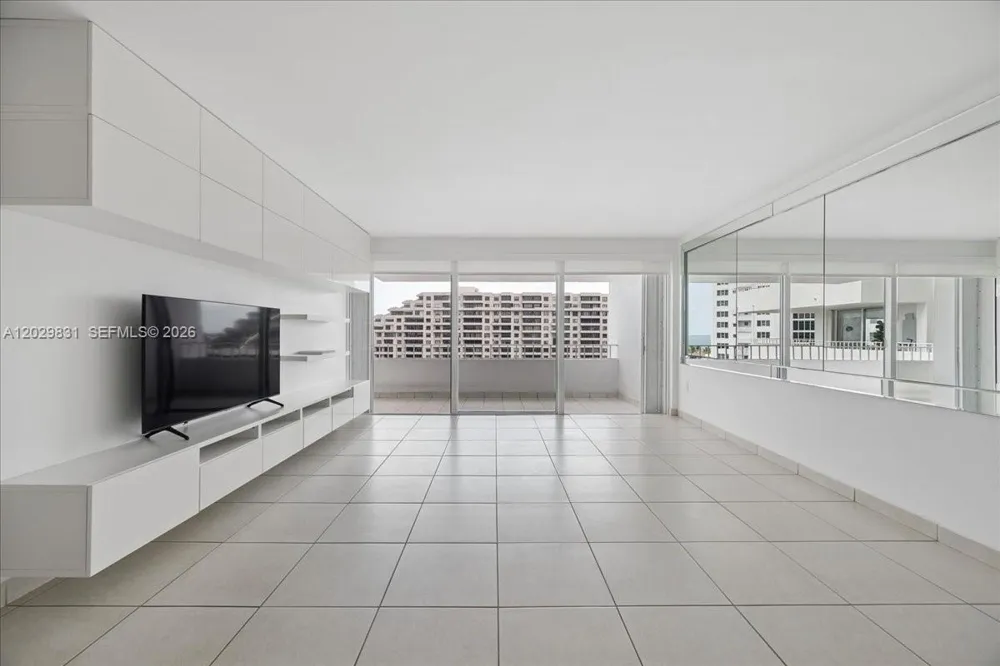 199 Ocean Lane Dr #911 Key Biscayne, FL 33149