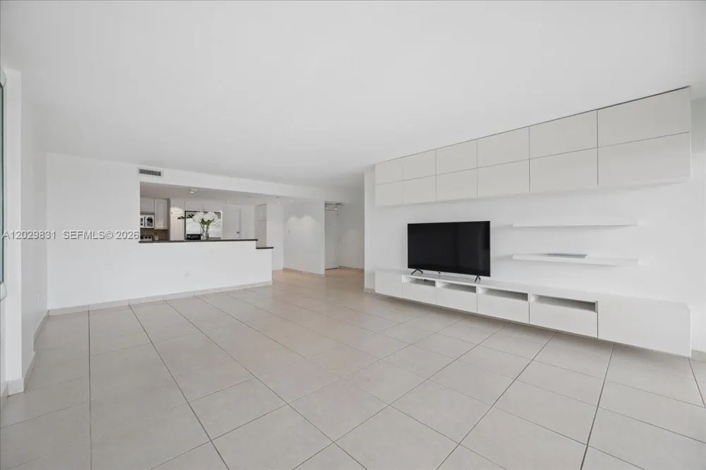 199 Ocean Lane Dr #911 Key Biscayne, FL 33149