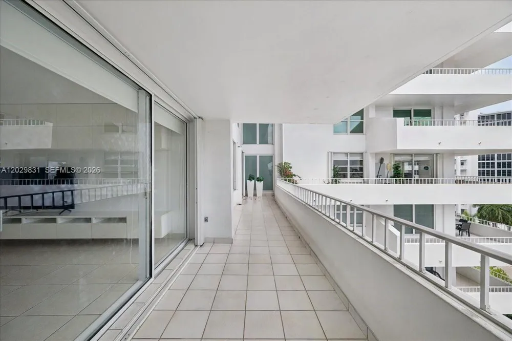 199 Ocean Lane Dr #911 Key Biscayne, FL 33149