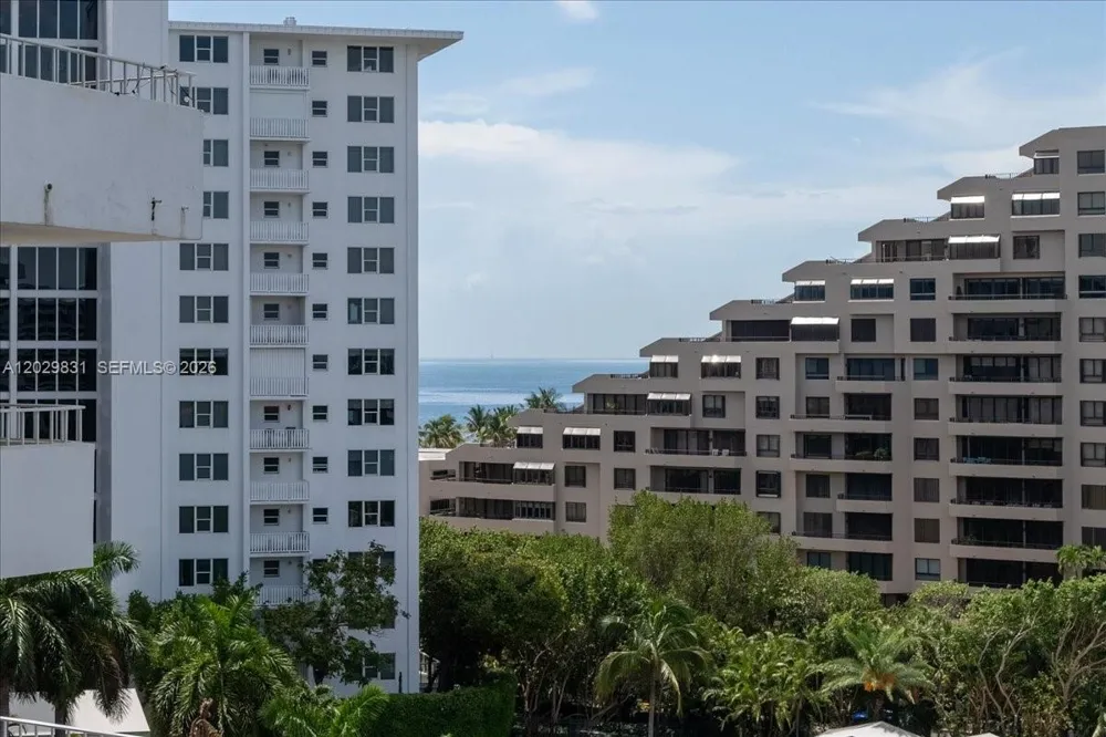 199 Ocean Lane Dr #911 Key Biscayne, FL 33149