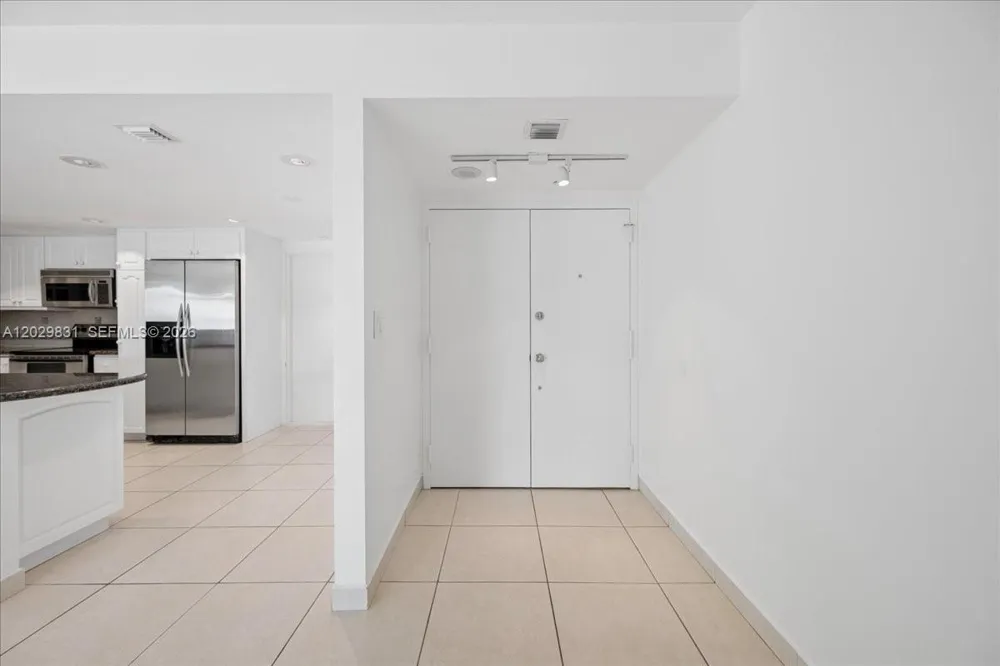 199 Ocean Lane Dr #911 Key Biscayne, FL 33149