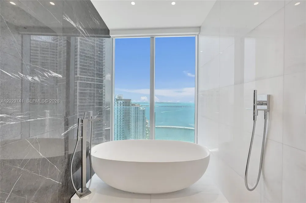 300 Biscayne Boulevard Way #3304C Miami, FL 33131