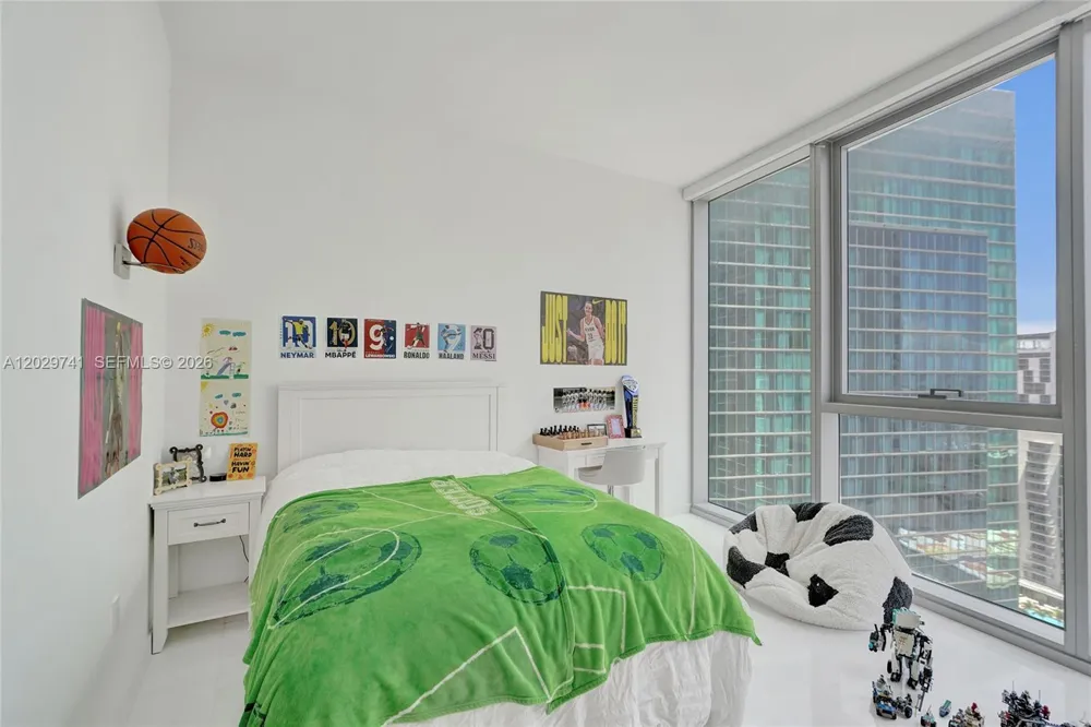 300 Biscayne Boulevard Way #3304C Miami, FL 33131