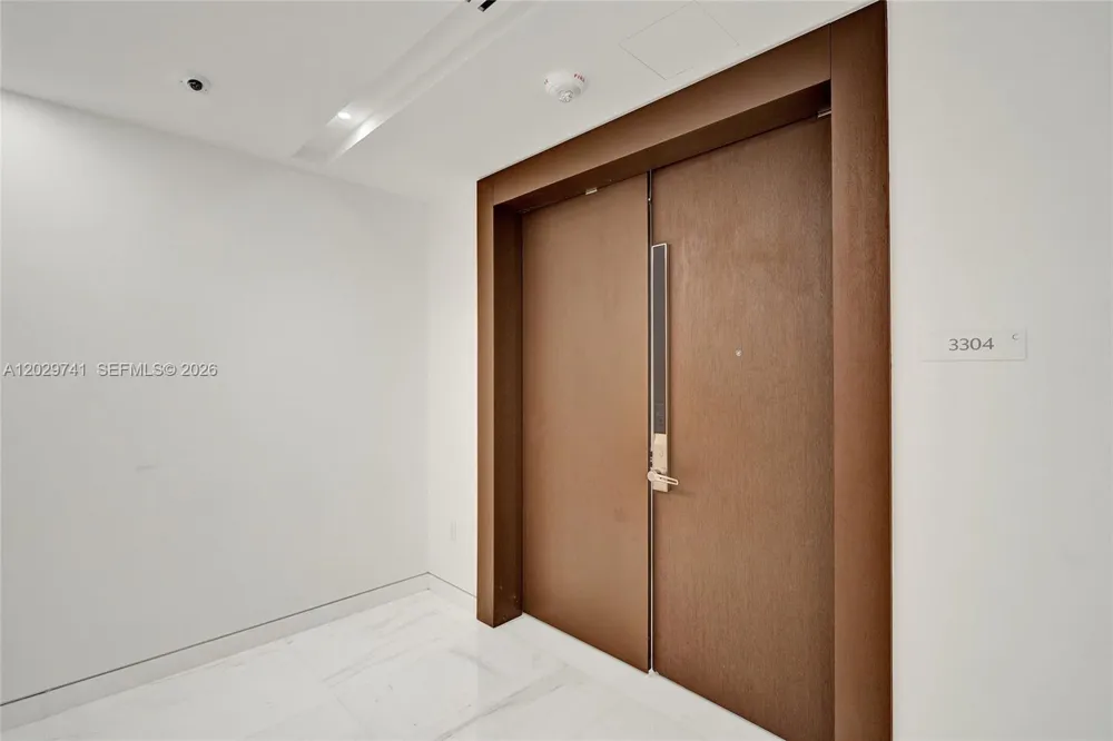 300 Biscayne Boulevard Way #3304C Miami, FL 33131