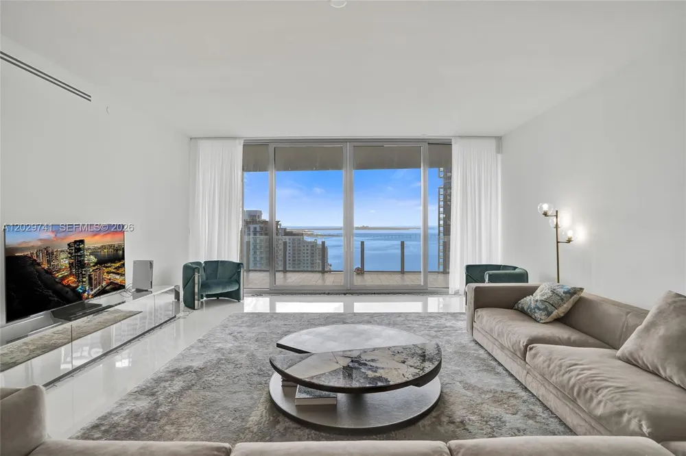 300 Biscayne Boulevard Way #3304C Miami, FL 33131