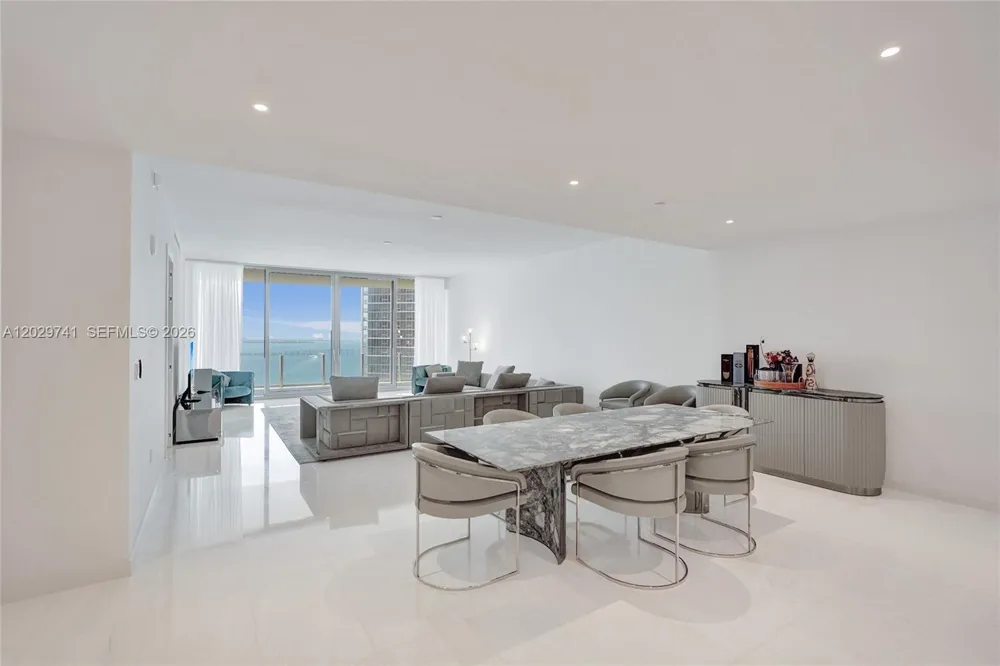 300 Biscayne Boulevard Way #3304C Miami, FL 33131
