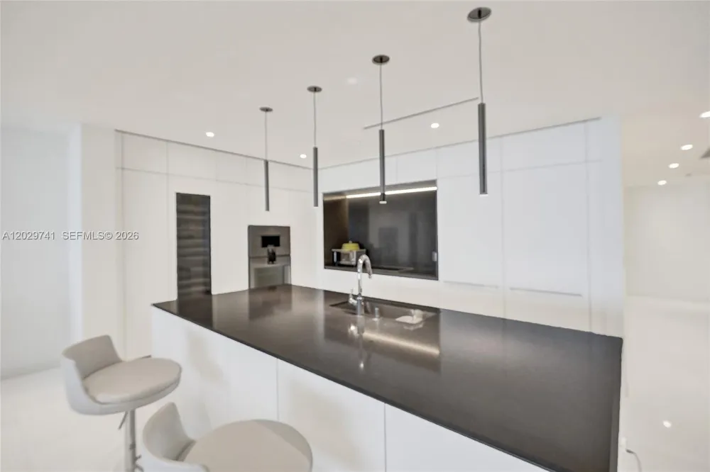 300 Biscayne Boulevard Way #3304C Miami, FL 33131