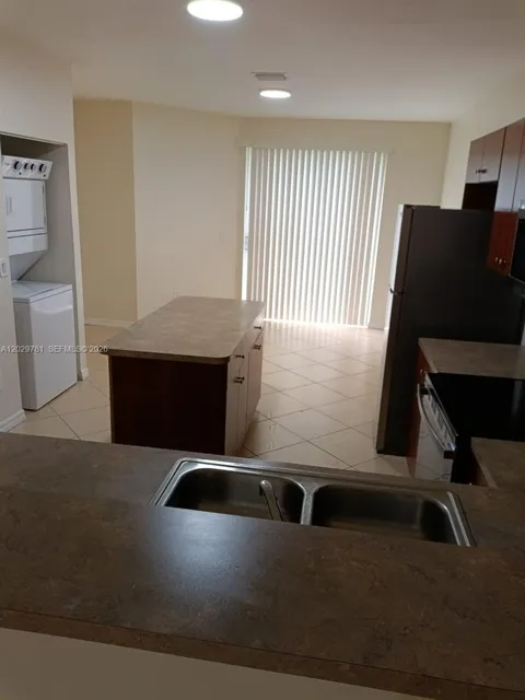 1936 Alamanda Way #1