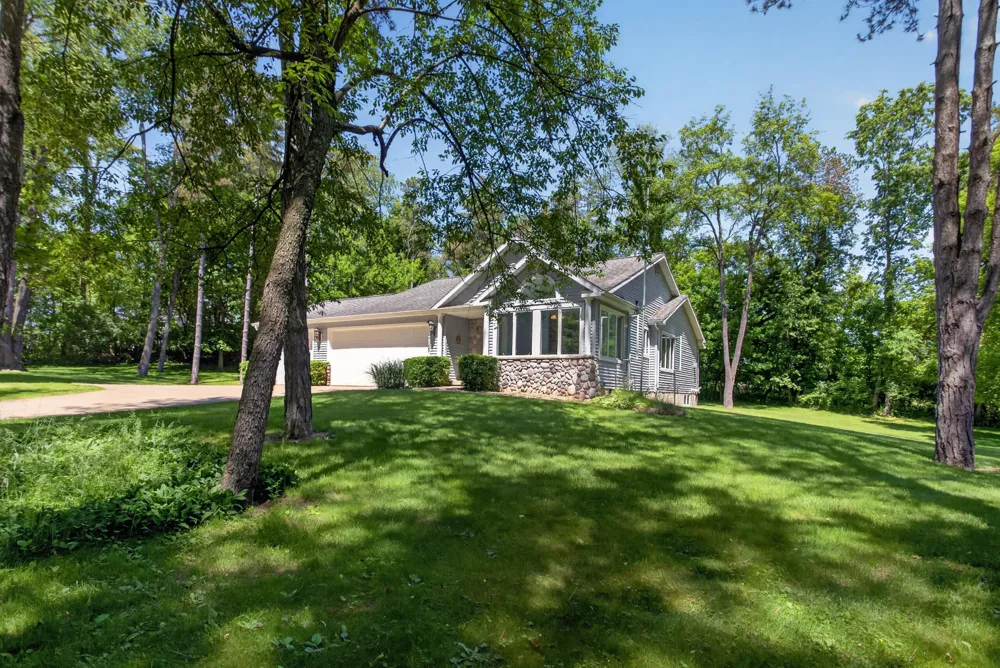 7655 Riverside Road Brooklyn, MI 49230