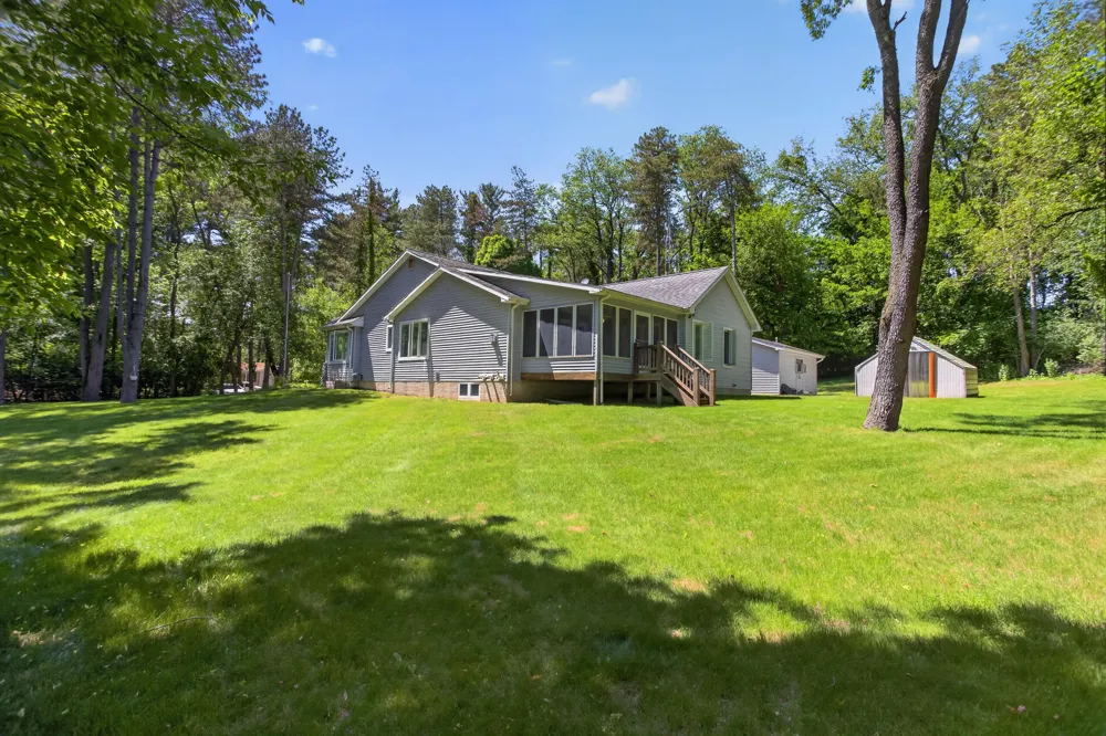 7655 Riverside Road Brooklyn, MI 49230