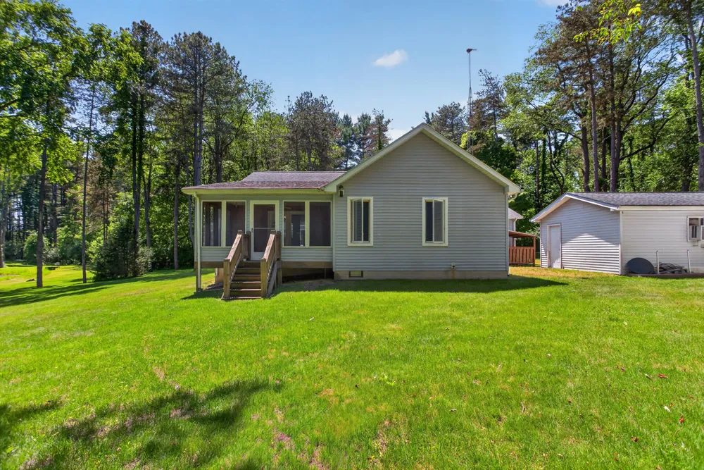 7655 Riverside Road Brooklyn, MI 49230