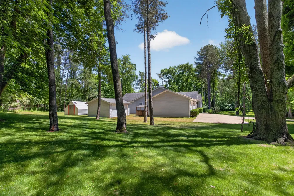 7655 Riverside Road Brooklyn, MI 49230
