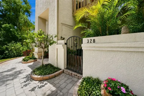 328 LOS PRADOS DRIVE #328