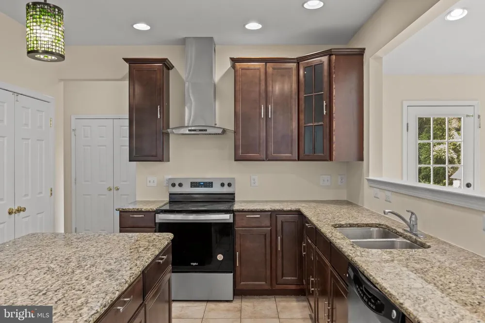 209 PEONY LANE Sewell, NJ 08080