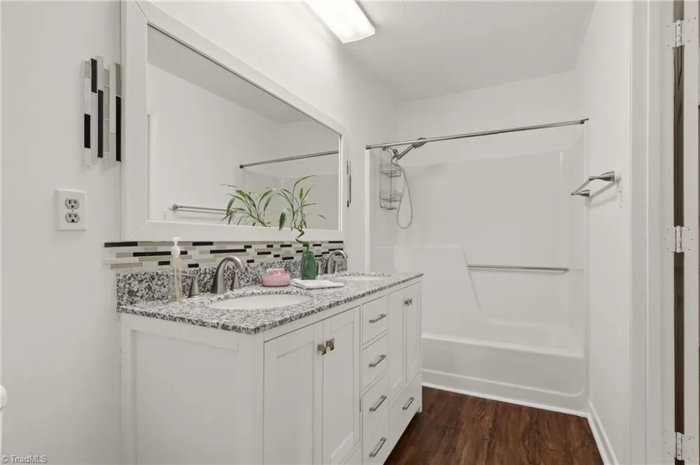 6905 Crandall Court Clemmons, NC 27012